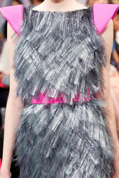 Look 18